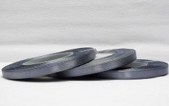 Saténová stuha světle šedá silver