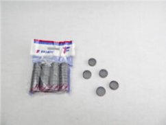 Magnet černý 15 mm 40 ks